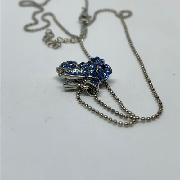Light blue crystal rabbit pendant and chain - Picture 4 of 8